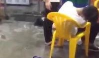 小伙爆料假酒视频,小伙曝光视频揭露制假售假黑幕